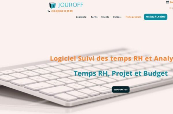 un clavier blanc sur fond clair